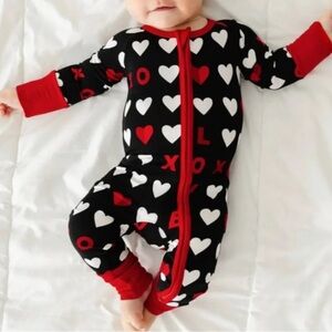 Little Sleepies, Pajamas Zippy Convertible, Black XOXO Love Hearts Newborn